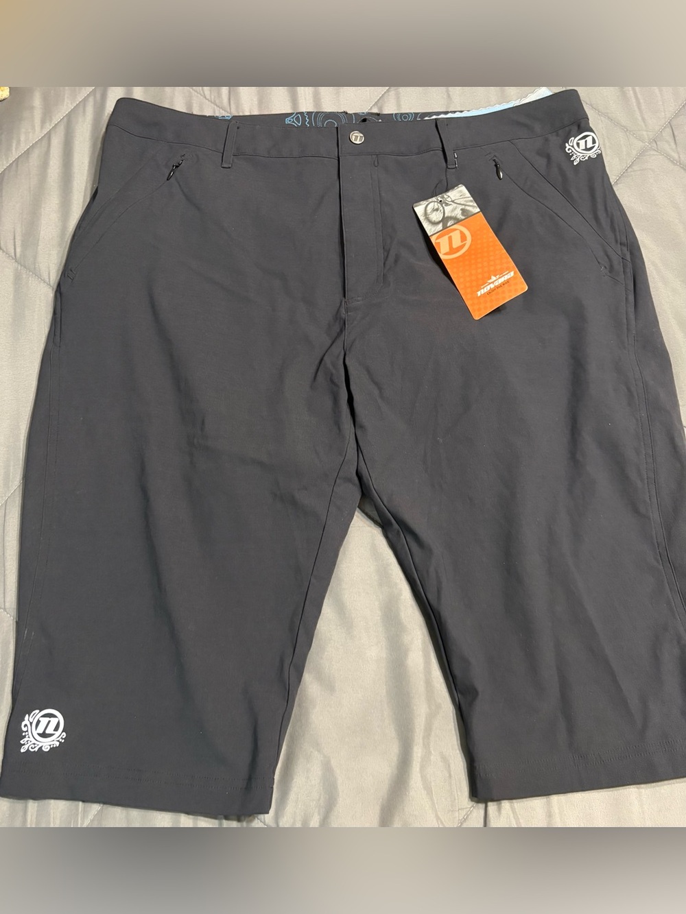 Novara Black Women’s Cargo Shorts
